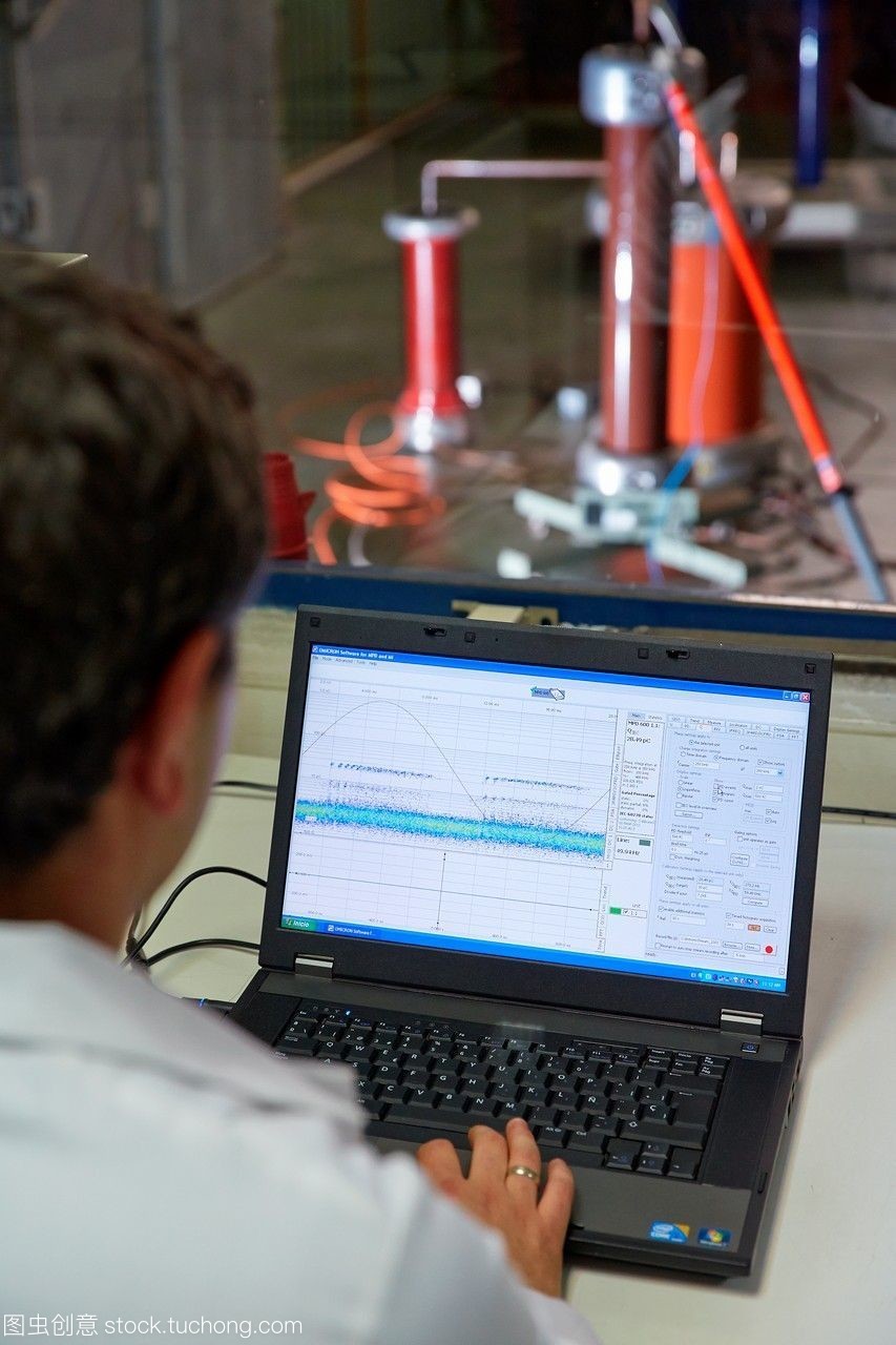 沖擊試驗。設備用火花隙提升。高壓電氣實驗室。電氣設備的認證。技術服務行業(yè)。bizkaiatecnalia研究和創(chuàng)新巴斯克的國家西班牙。